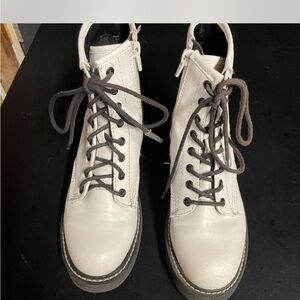 Stylish White Lace-Up Women's Boots